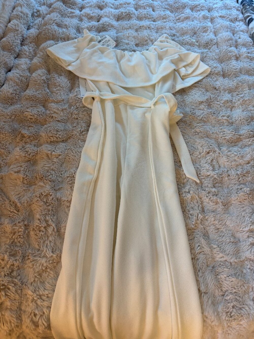 Almost Famous White Ruffle-Sleeve Romper